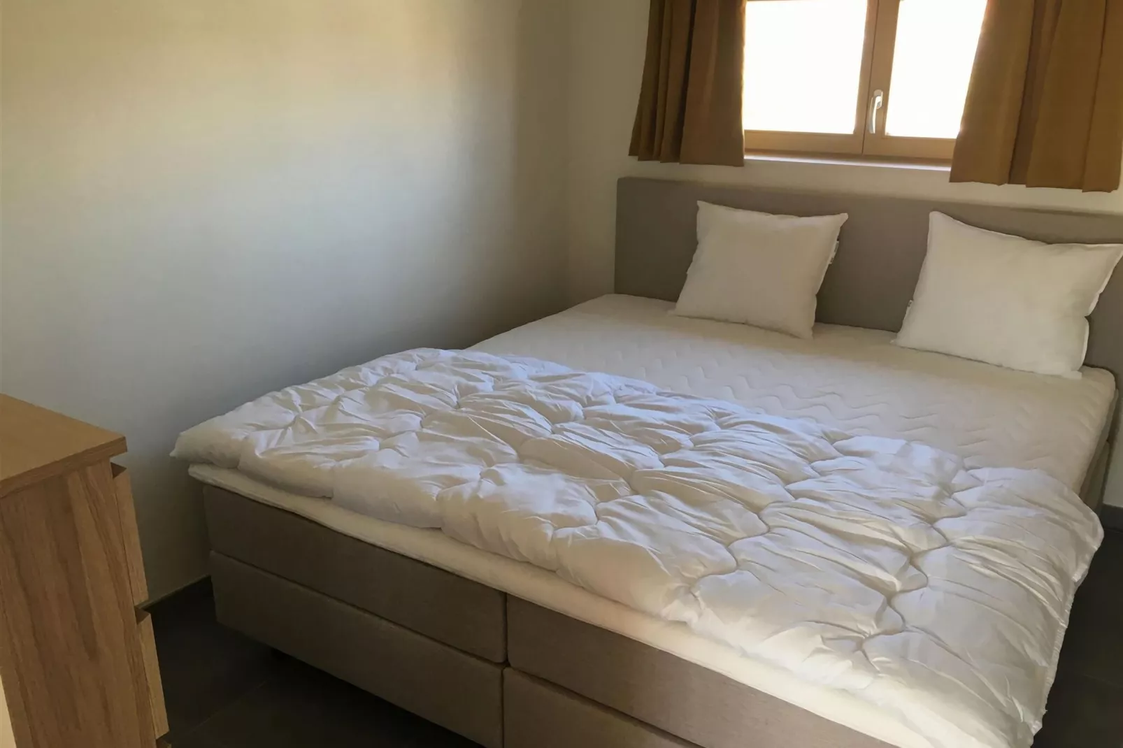 W20-Bedroom