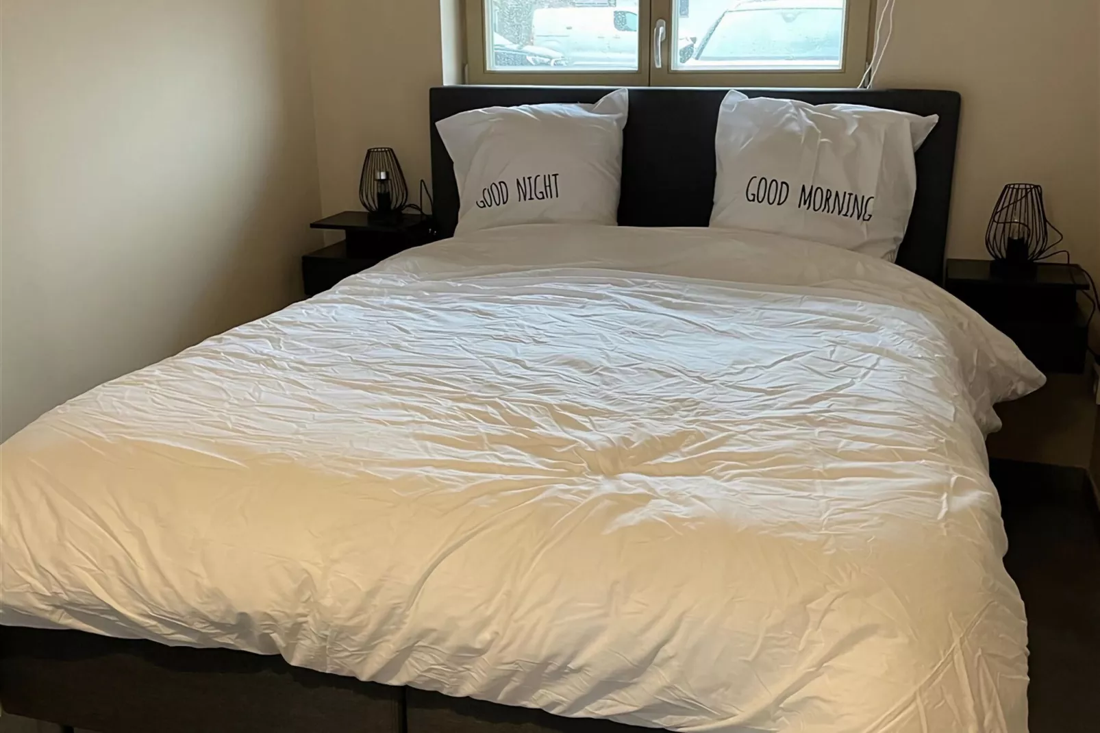 W21-Bedroom