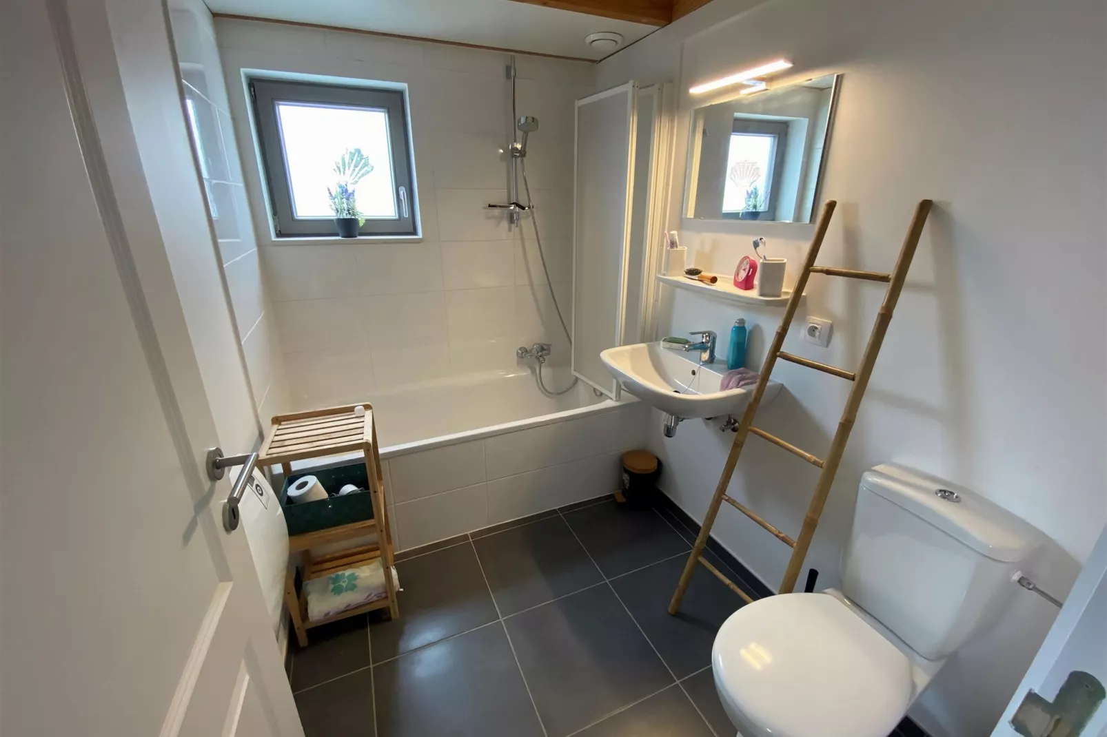 W62-Bathroom