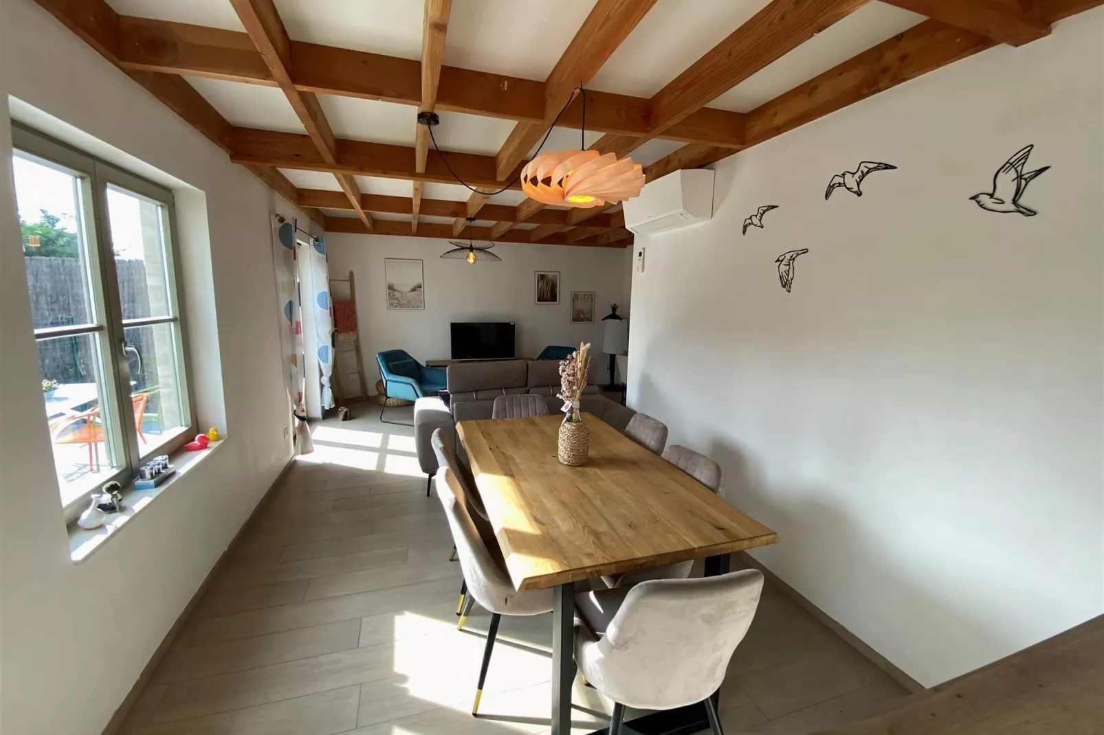 W70-Dining room