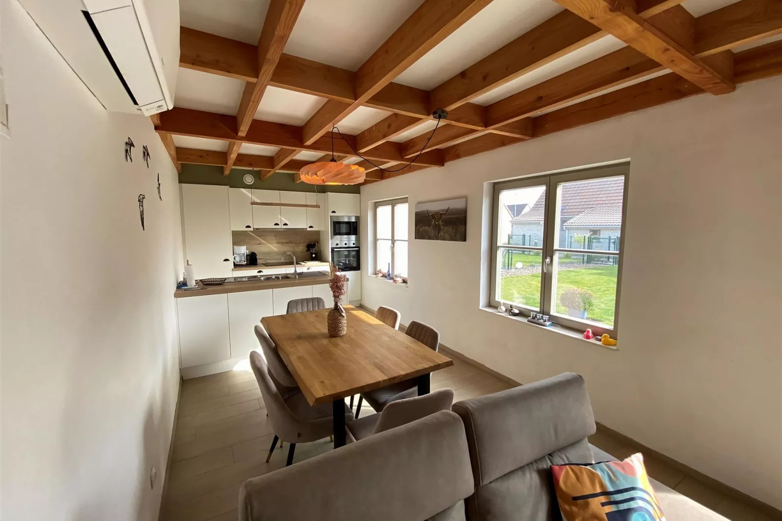 W70-Dining room