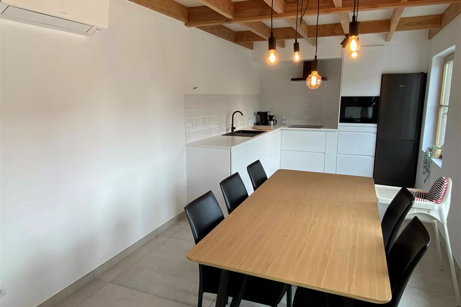 W71-Dining room