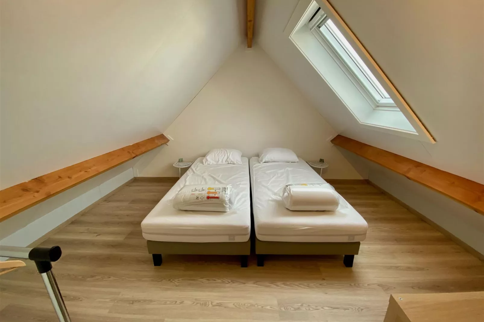 W74-Bedroom