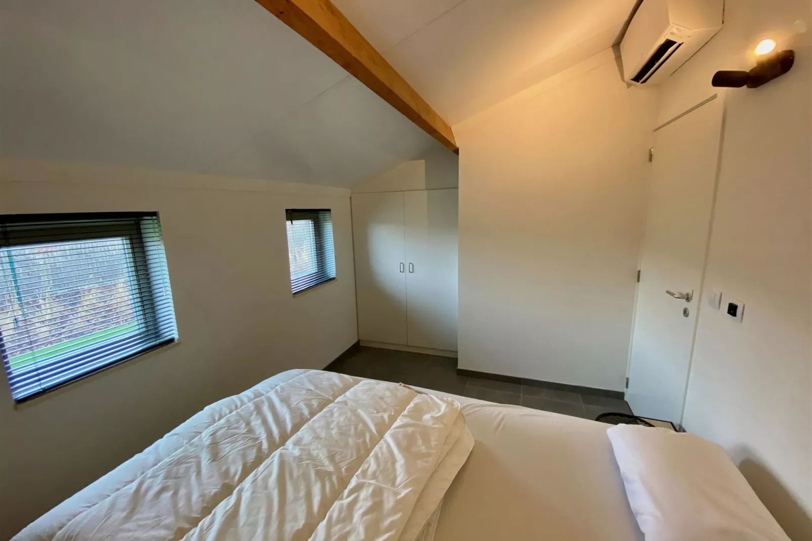 W74-Bedroom