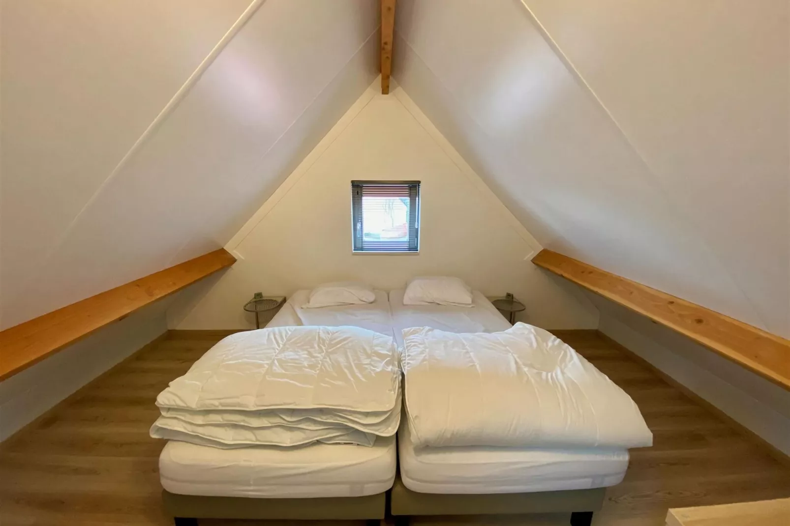 W74-Bedroom