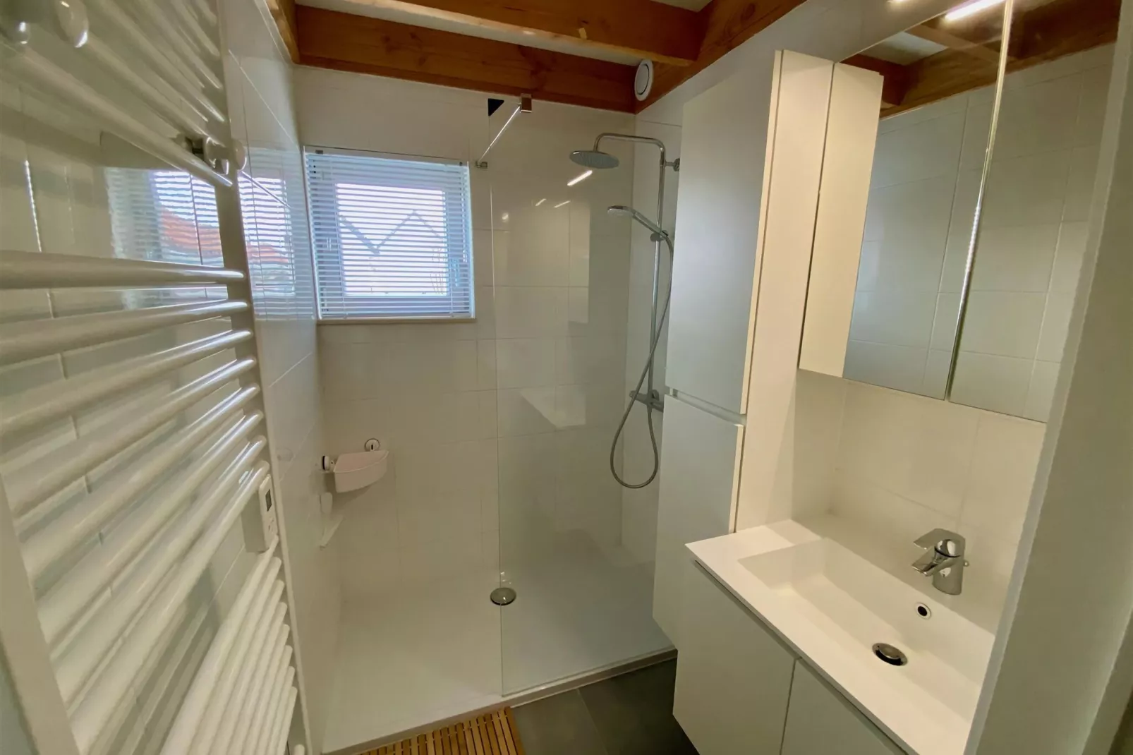 W74-Bathroom