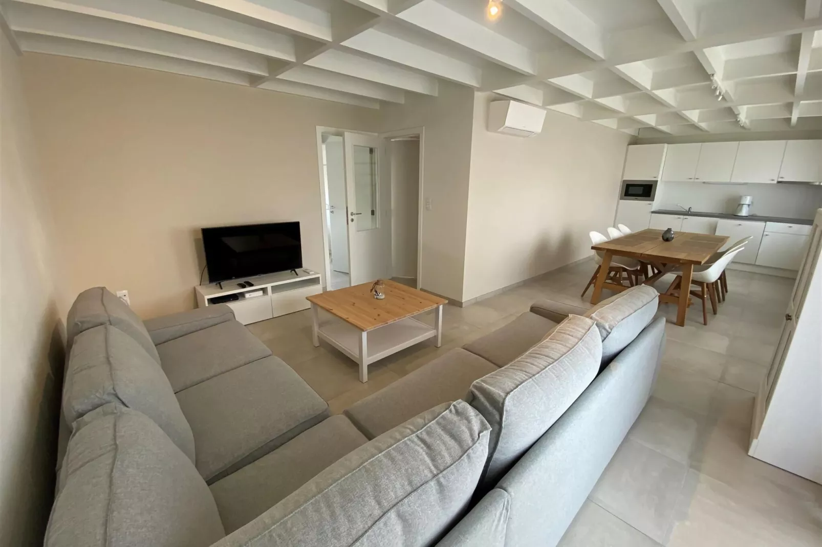 W90-Living room