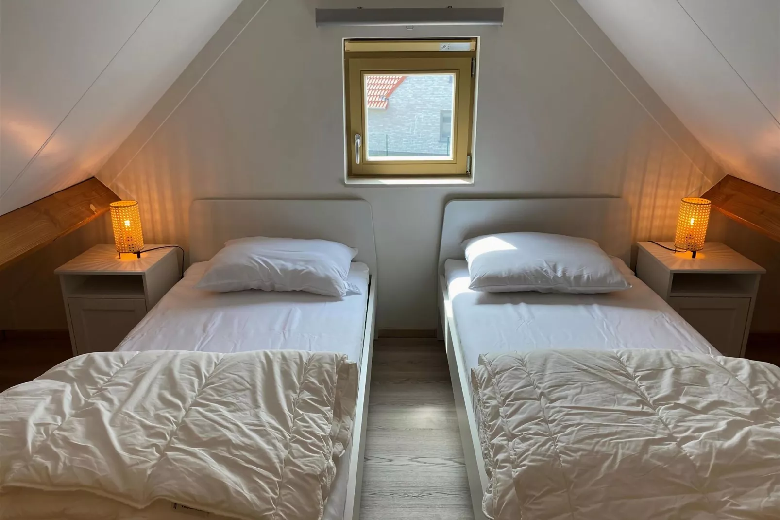 W90-Bedroom