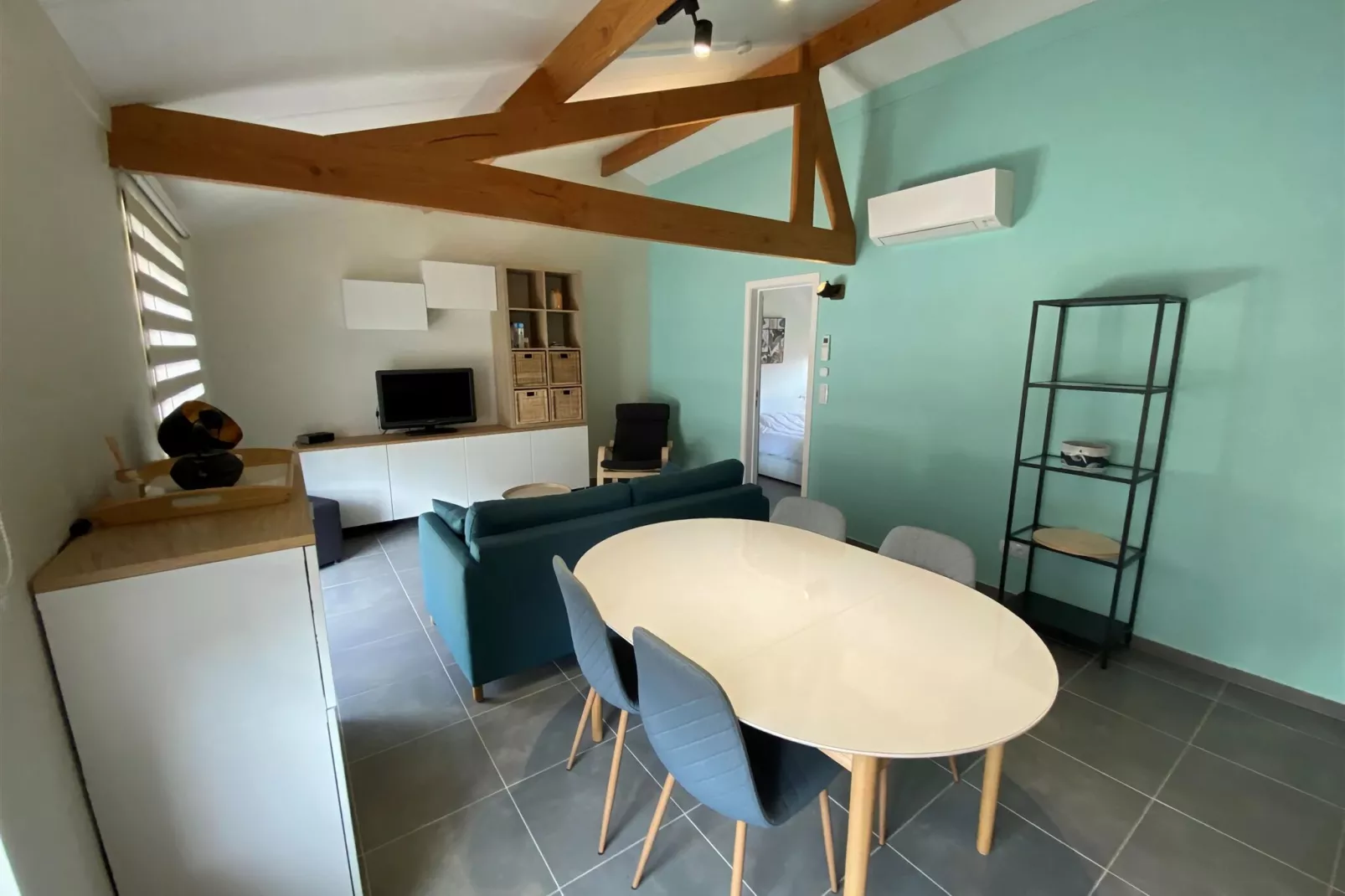 W93-Dining room