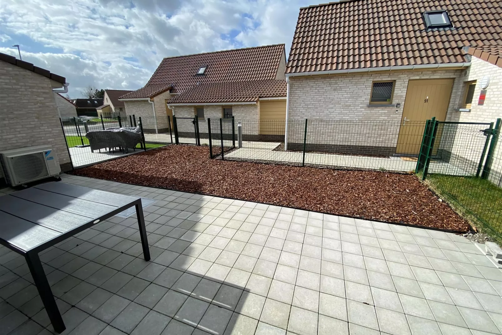 W93-Terrace balcony