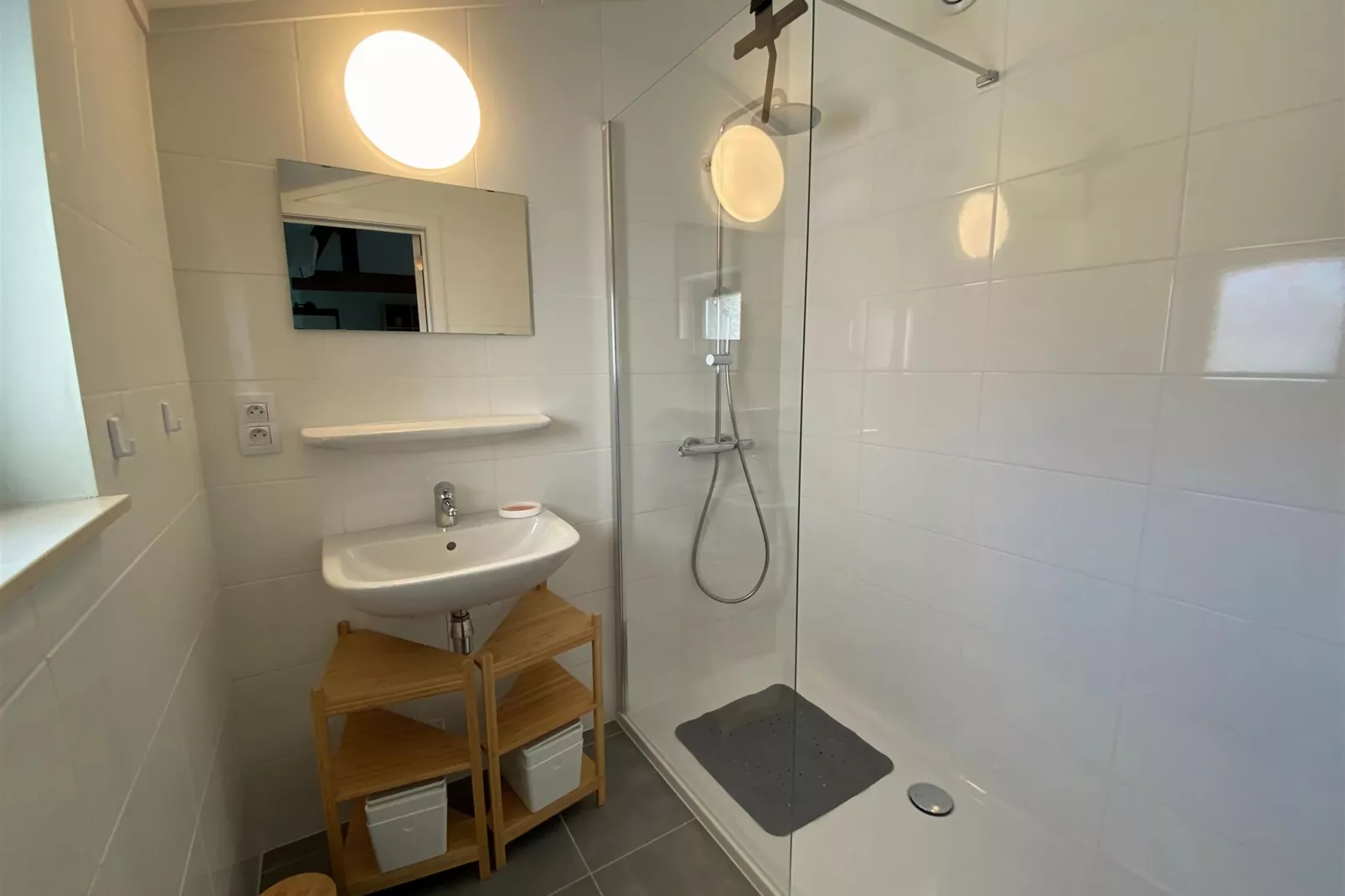 W93-Bathroom