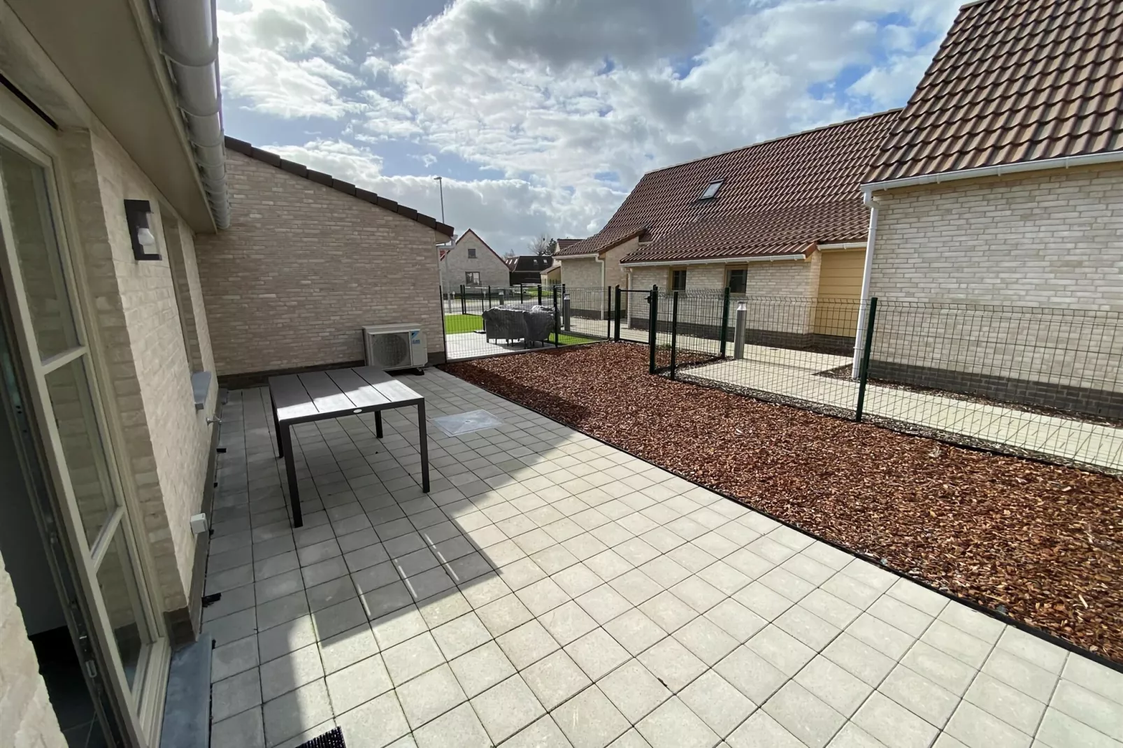 W93-Terrace balcony