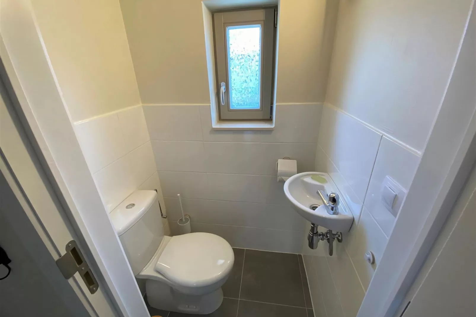 W93-Bathroom