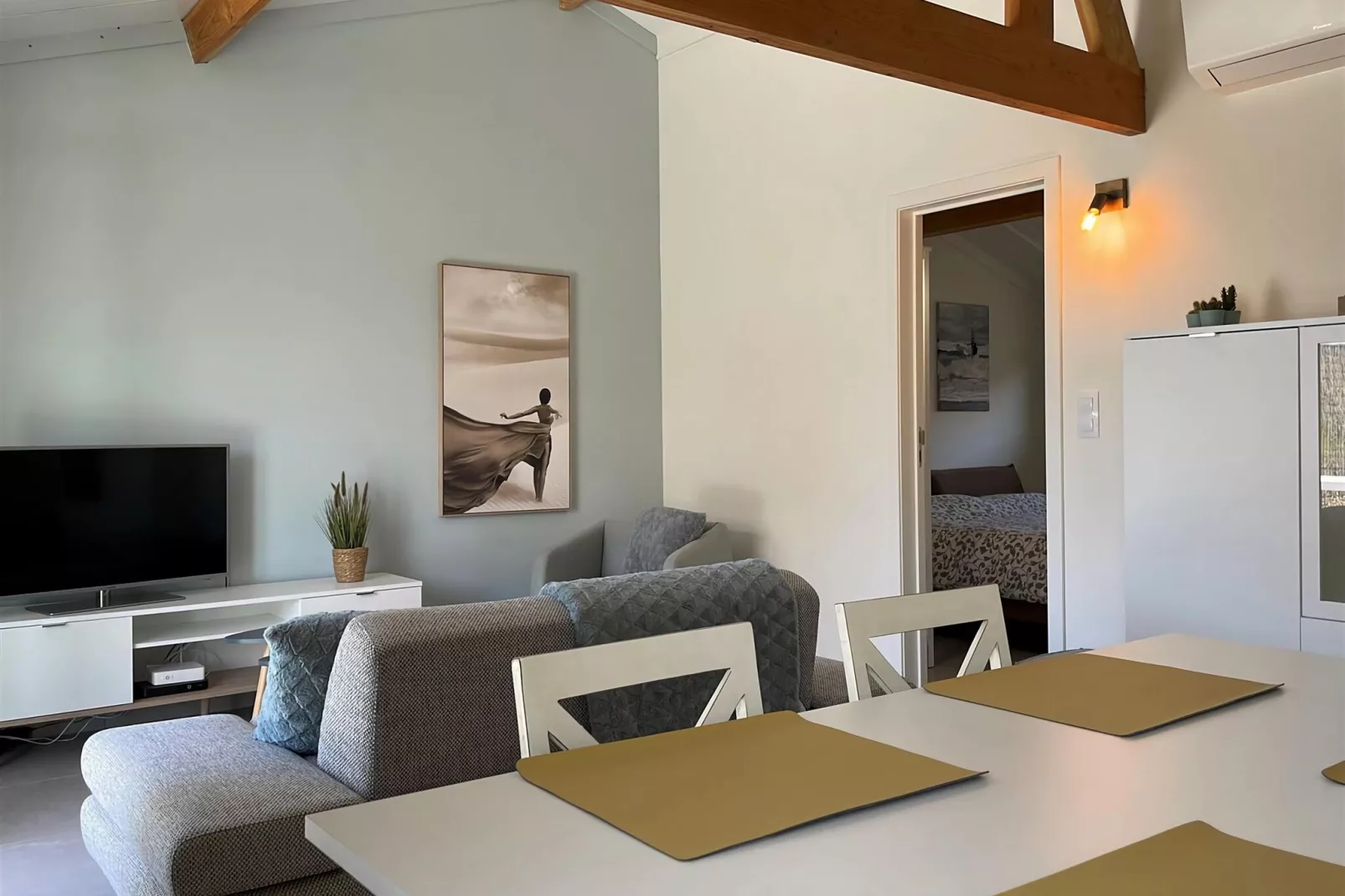 W94-Living room