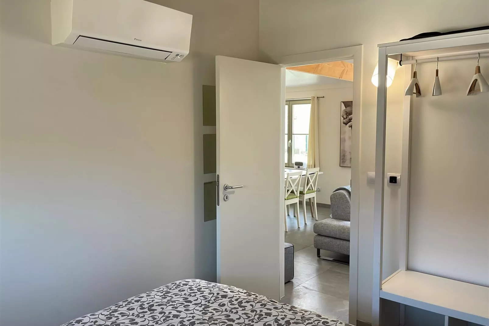 W94-Bedroom