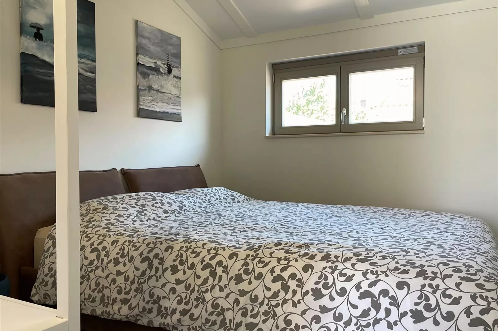W94-Bedroom