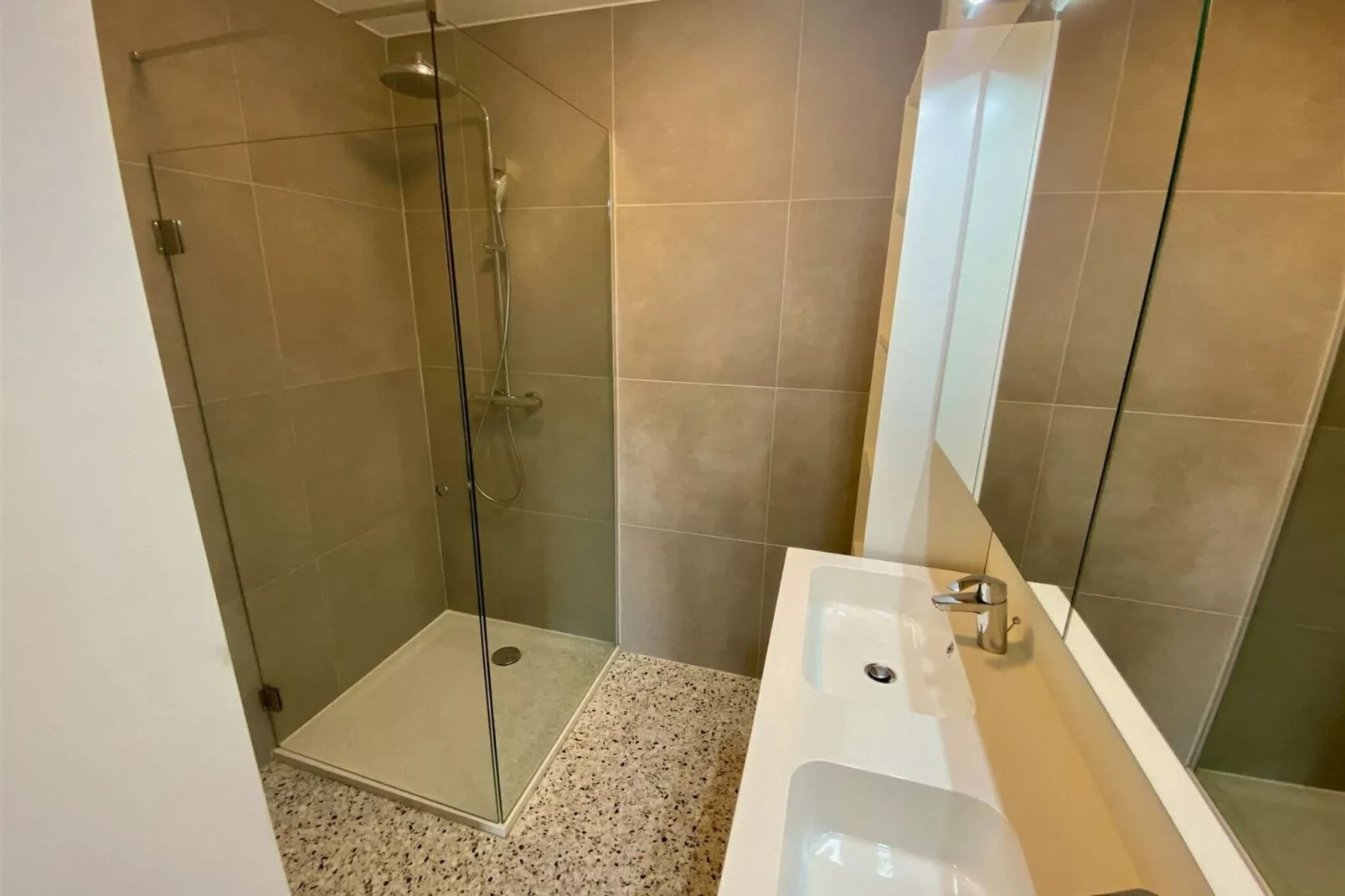 Chopin 402-Bathroom