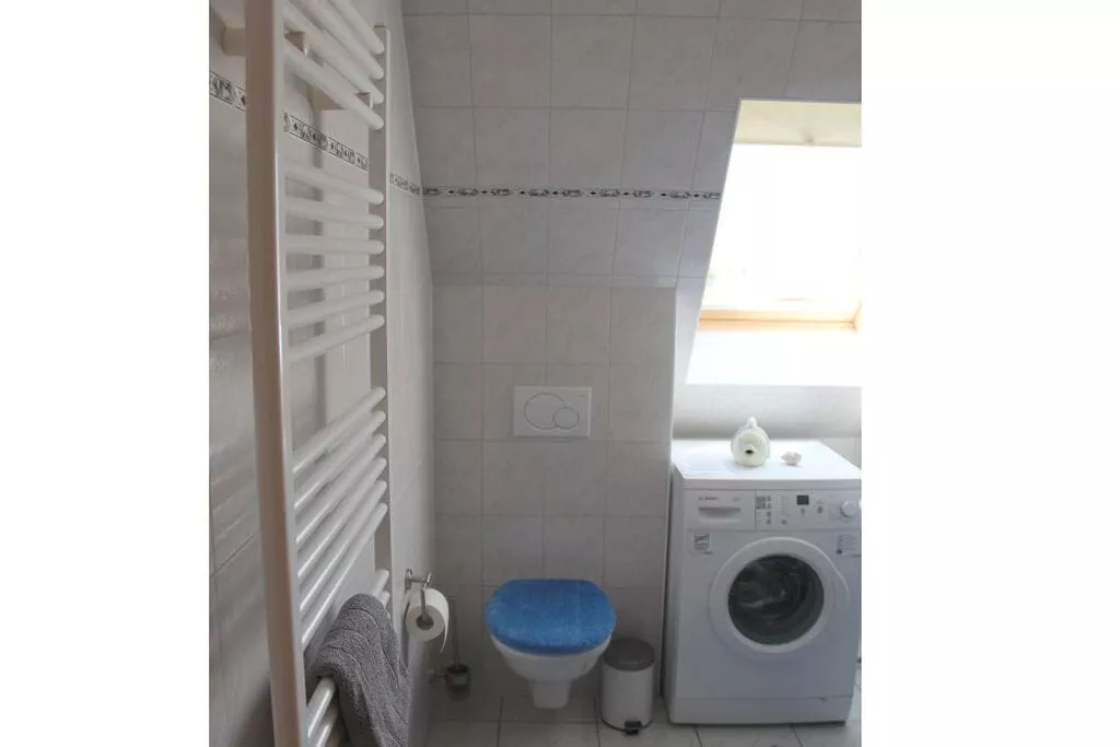 84143-Bathroom