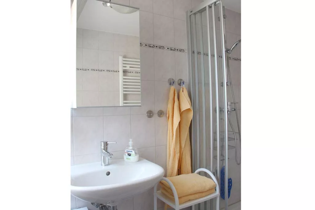 84143-Bathroom