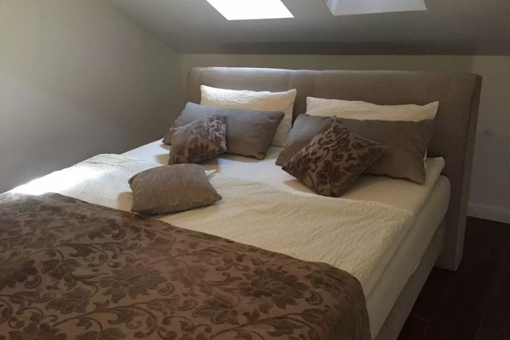 47957-Bedroom