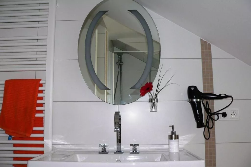 47957-Bathroom