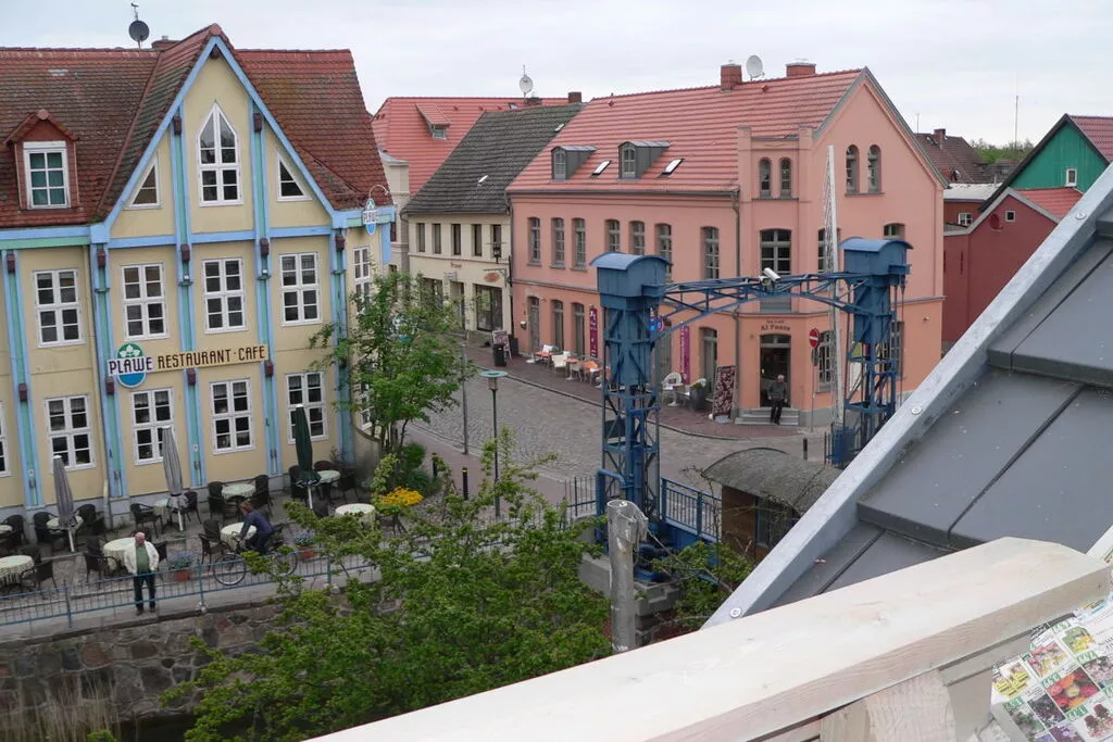 47957-View