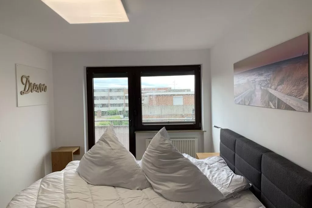 462193-Bedroom