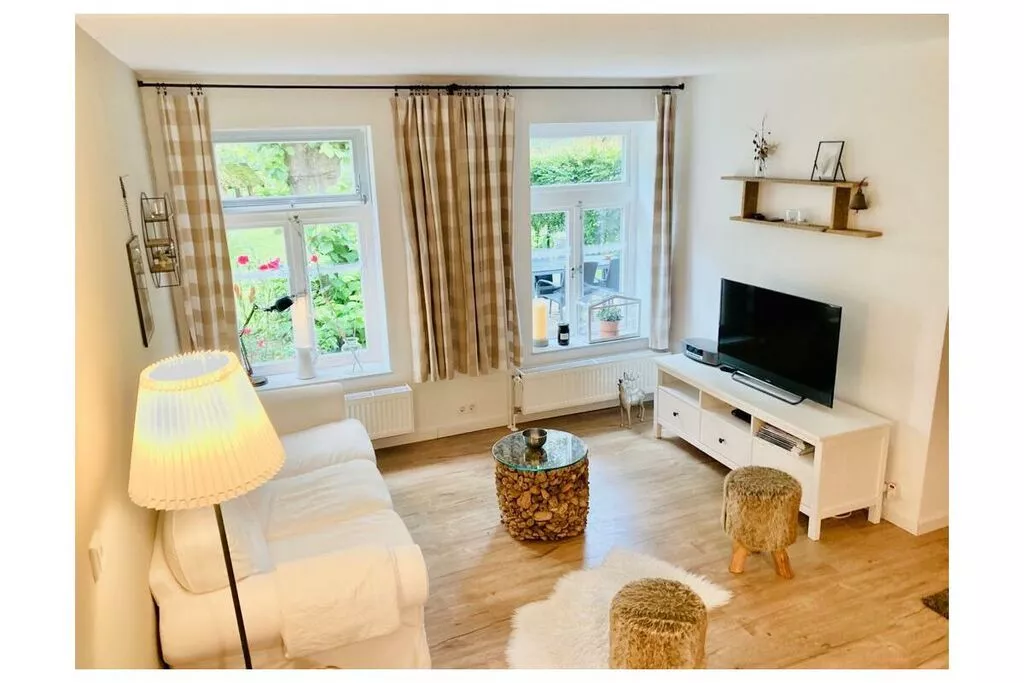389318-Wohnzimmer