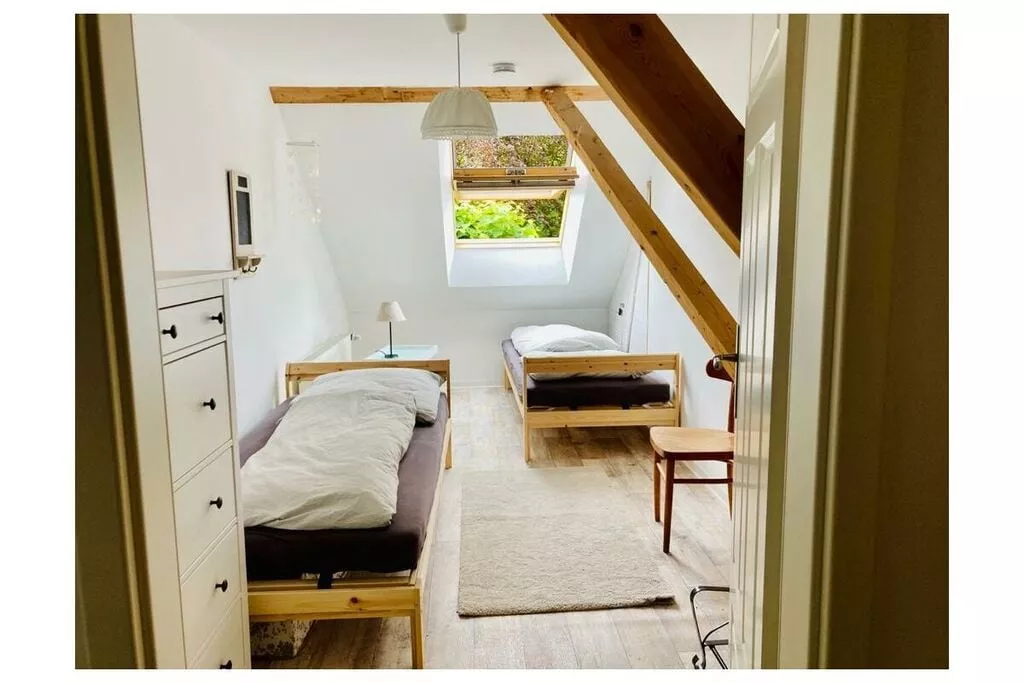 389318-Schlafzimmer