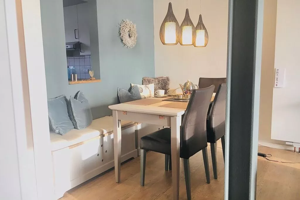 293128-Esszimmer