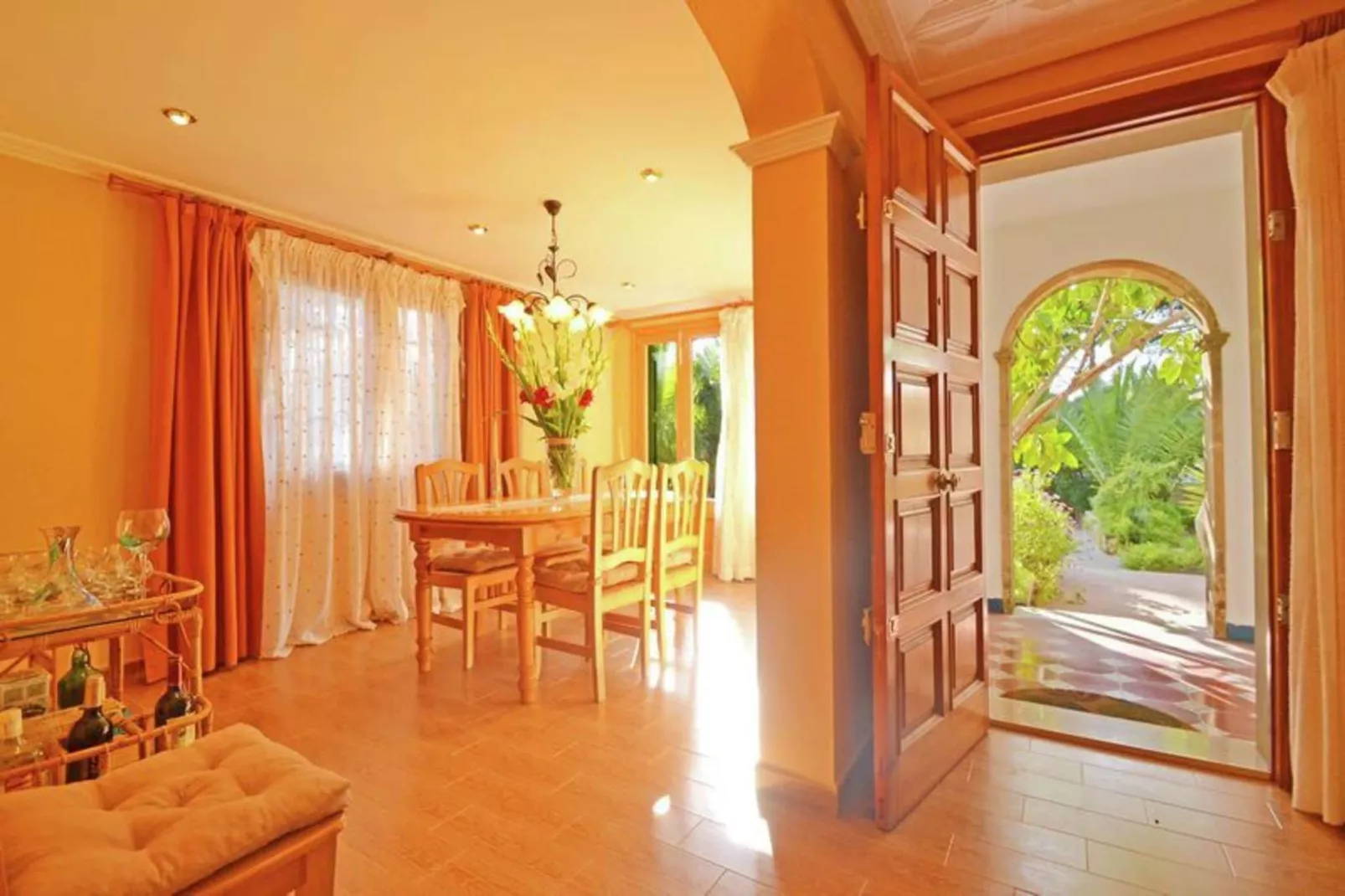 Benestar-Dining room