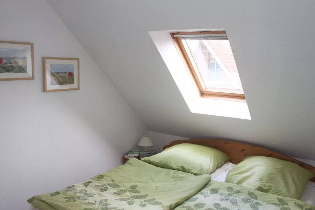 424168-Bedroom