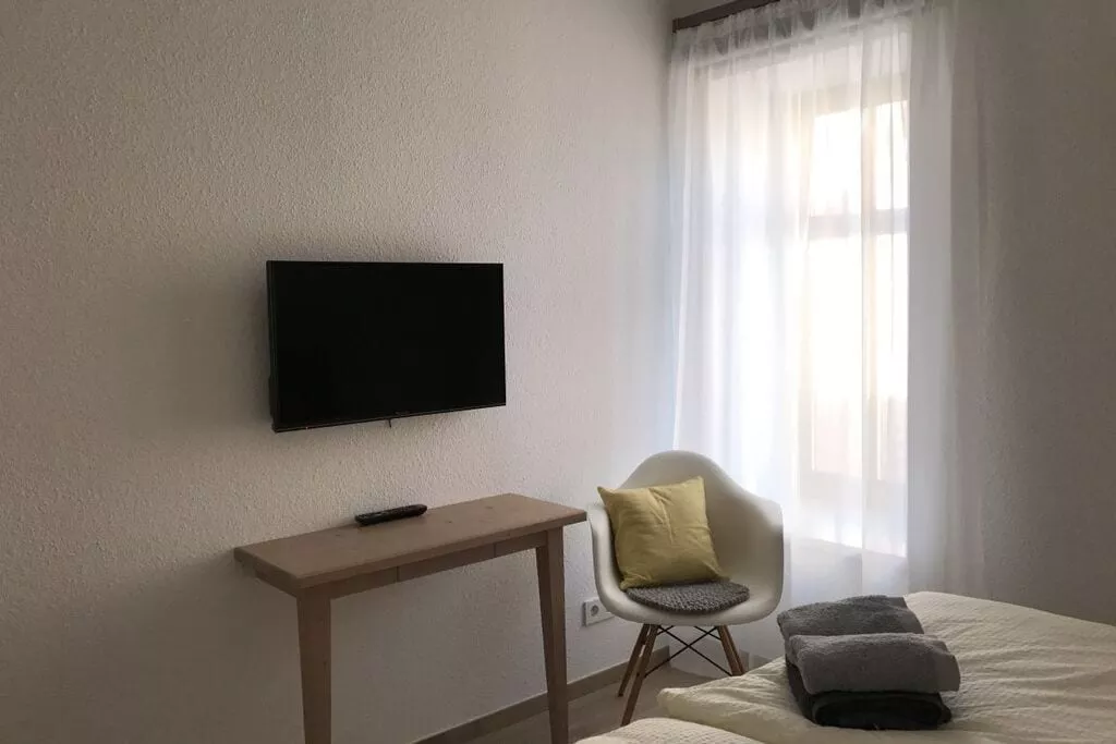 204135-Bedroom