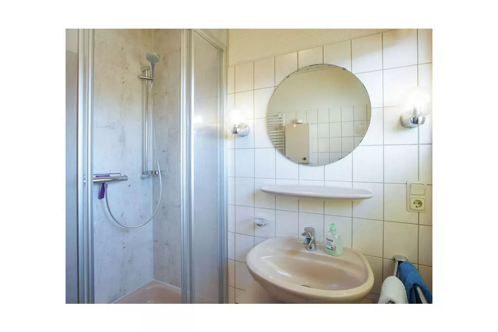 52703-Bathroom