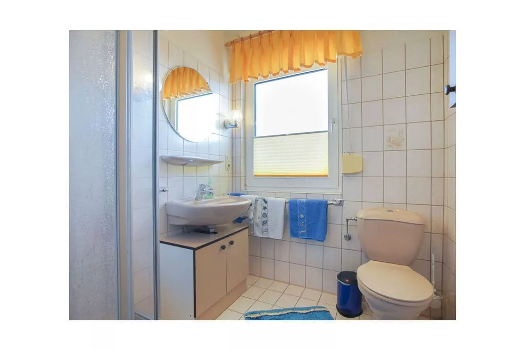 52703-Bathroom