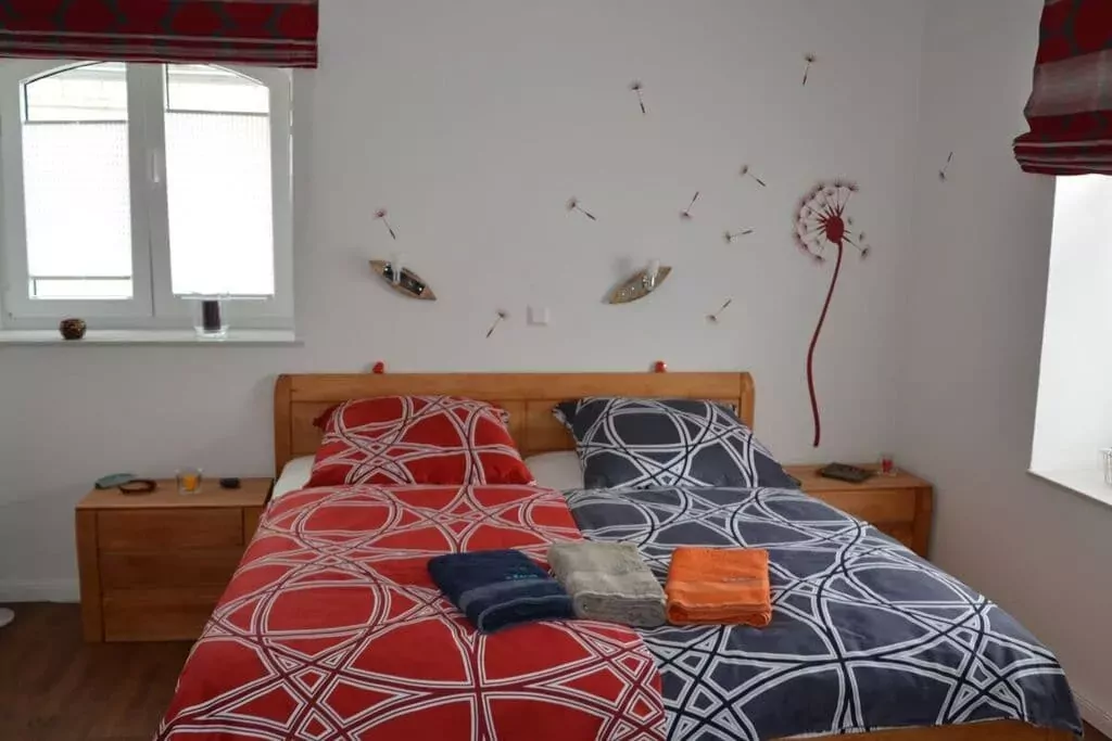393474-Bedroom