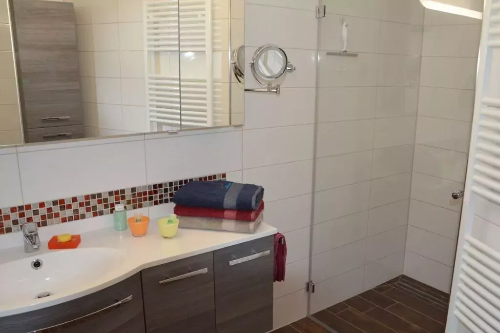 393474-Bathroom