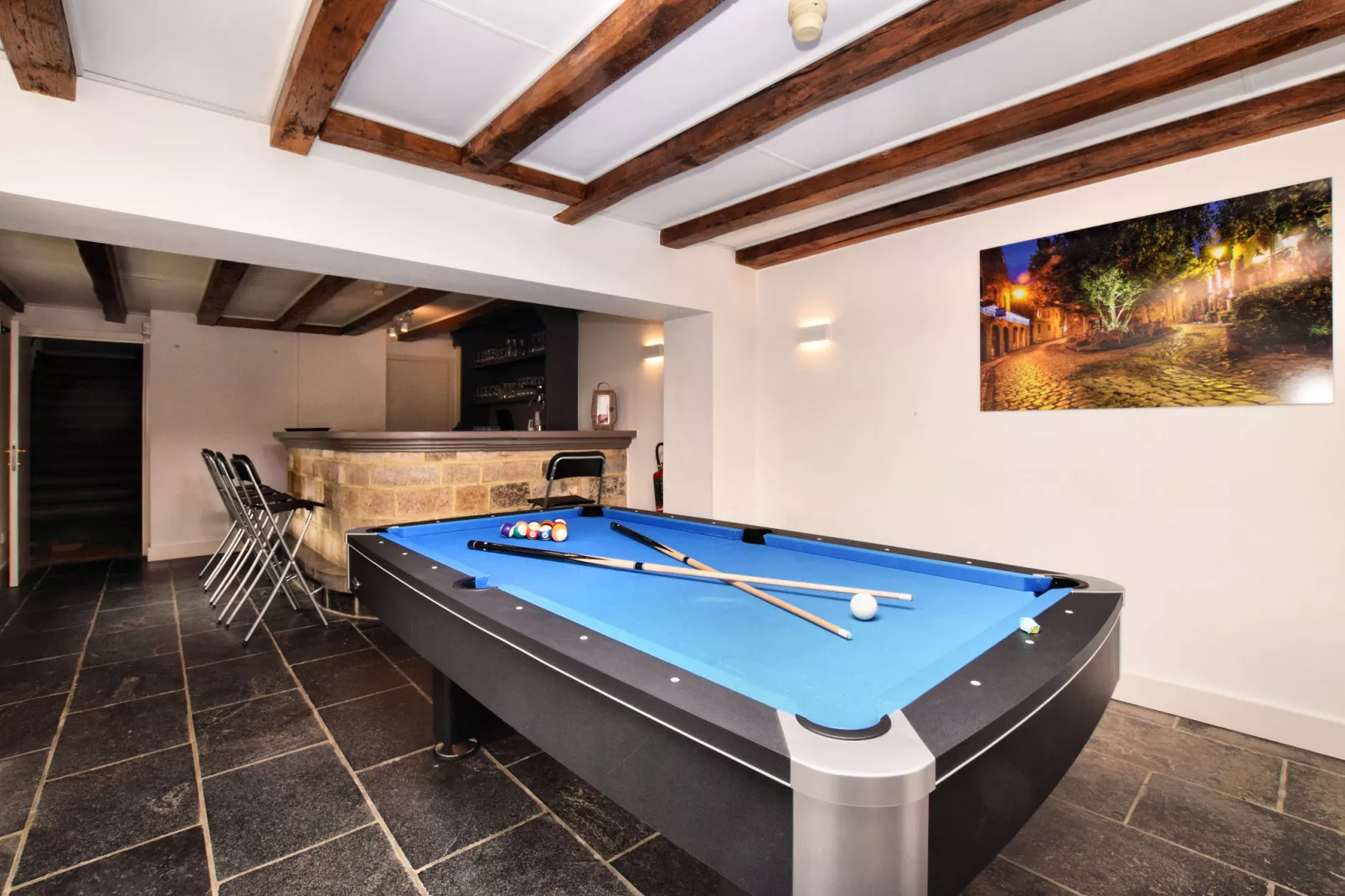 Bord de Rivière-Recreation room