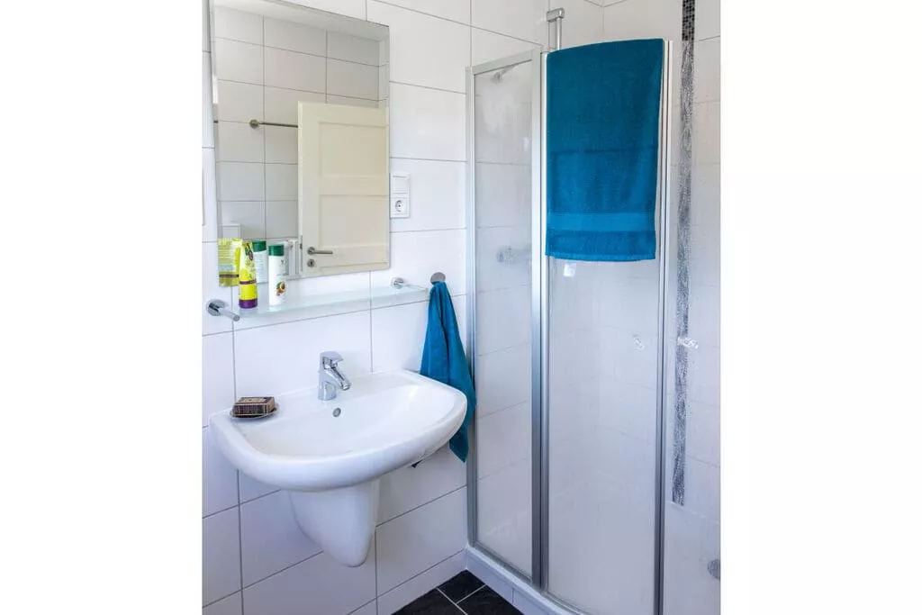 467005-Bathroom