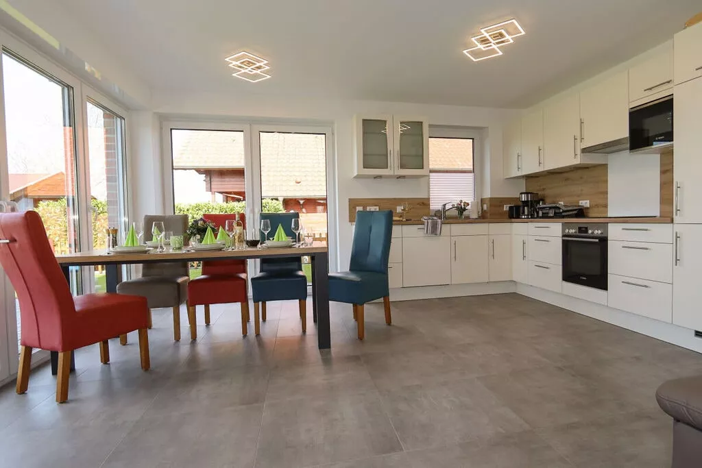453480-Dining room