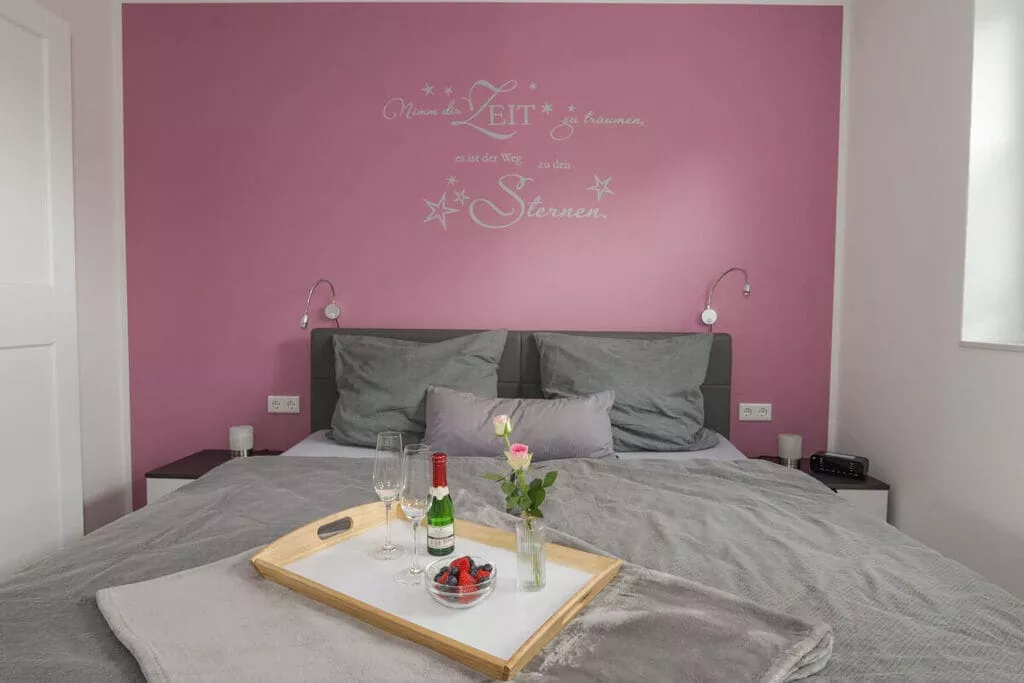 453480-Bedroom