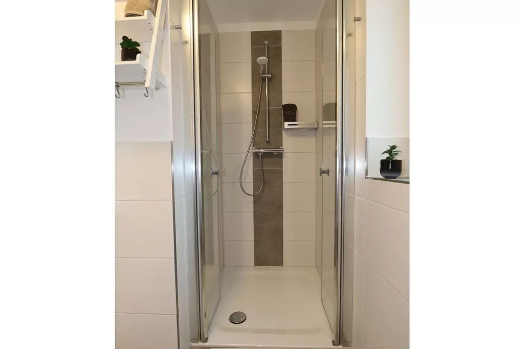 453480-Bathroom