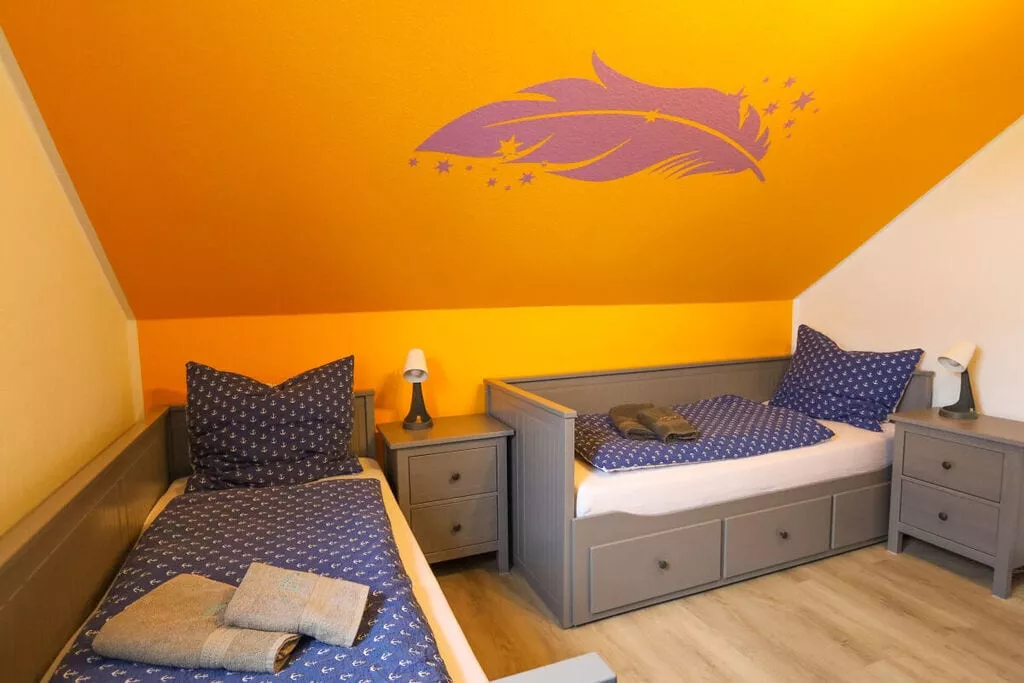 453480-Bedroom