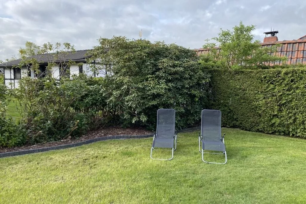 325588-Gardens summer