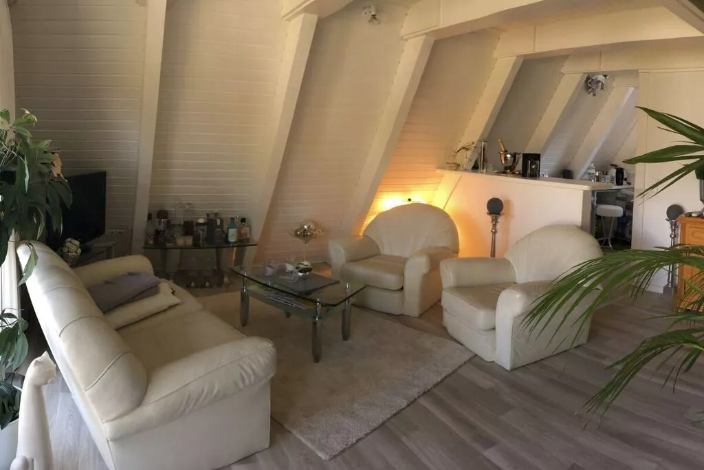 325588-Living room