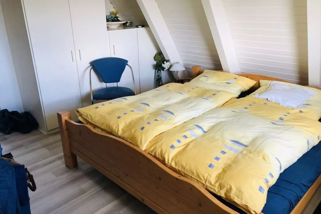325588-Bedroom