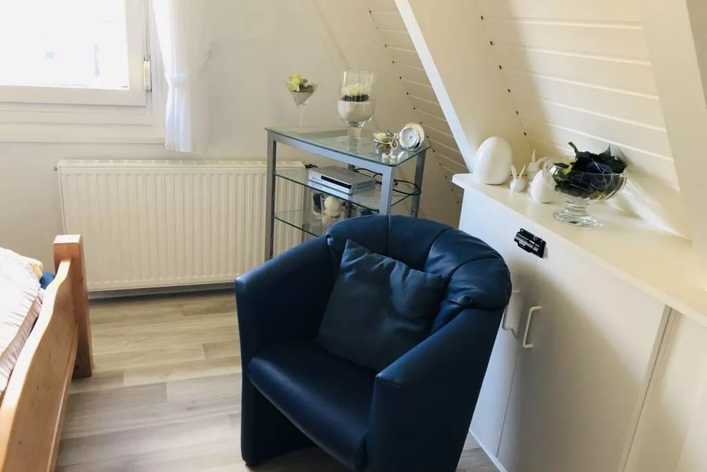 325588-Bedroom