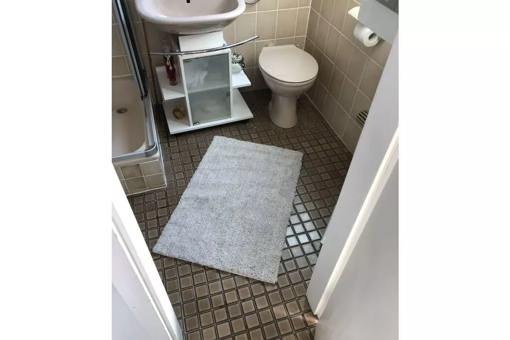 325588-Bathroom