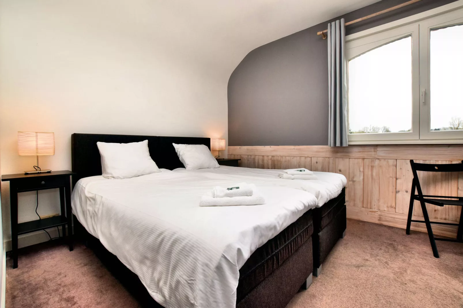 Bord de Rivière-Bedroom