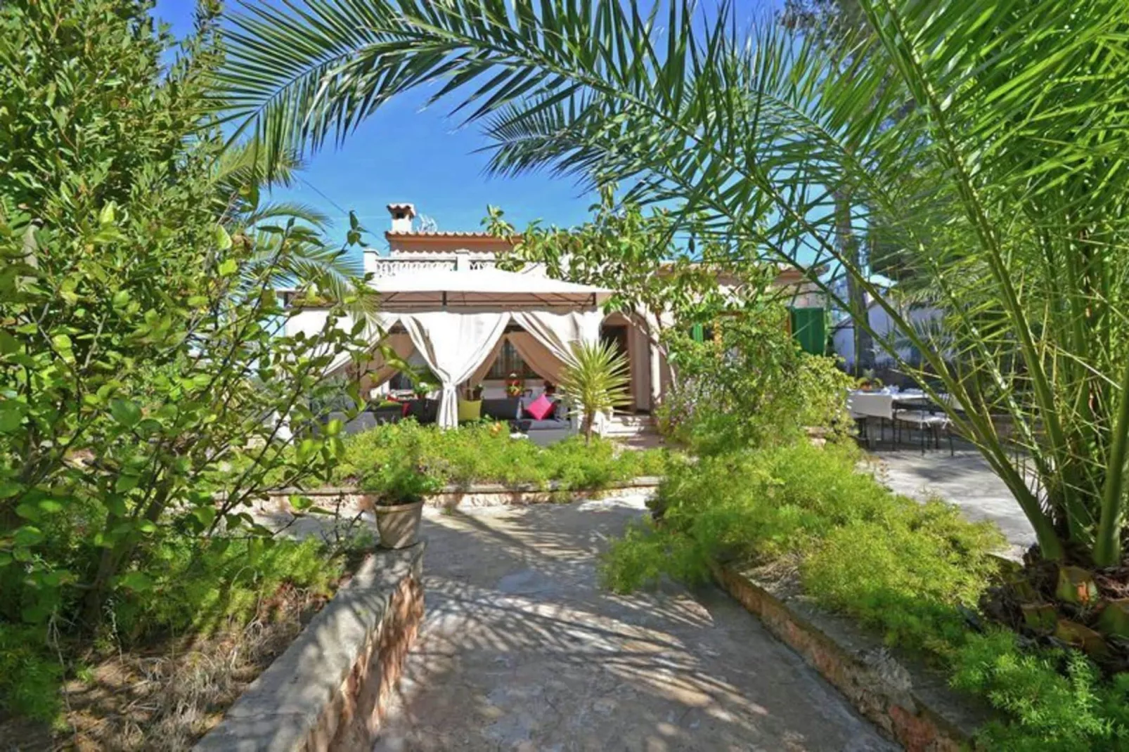 Benestar-Exterior summer